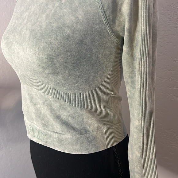 PINK activewear top - Picture 2 of 5